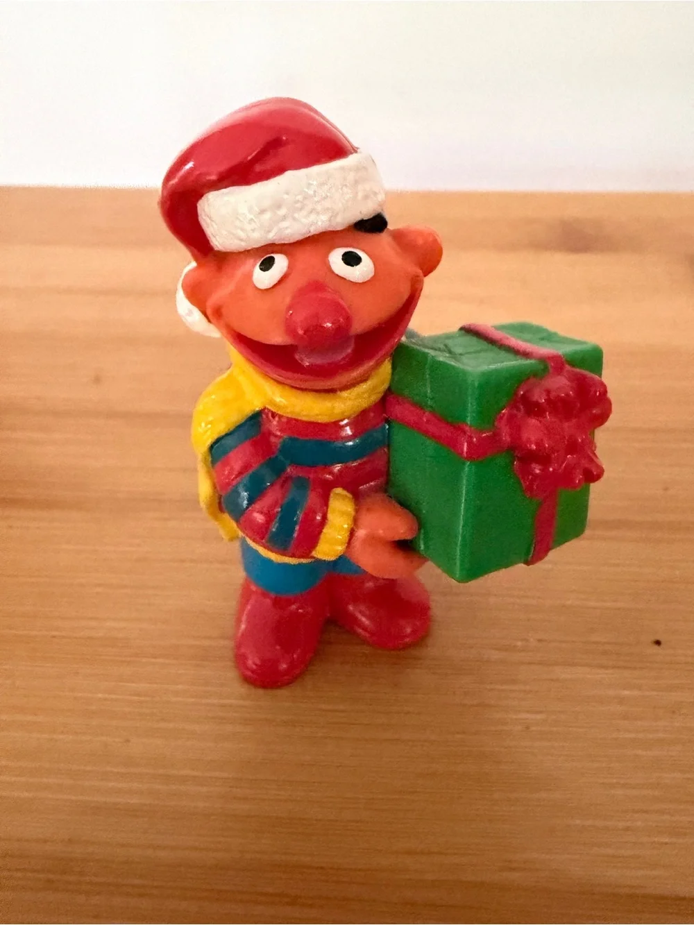 Vintage Sesame Street 2.5” Ernie Christmas Santa Muppets Applause Figure caketop